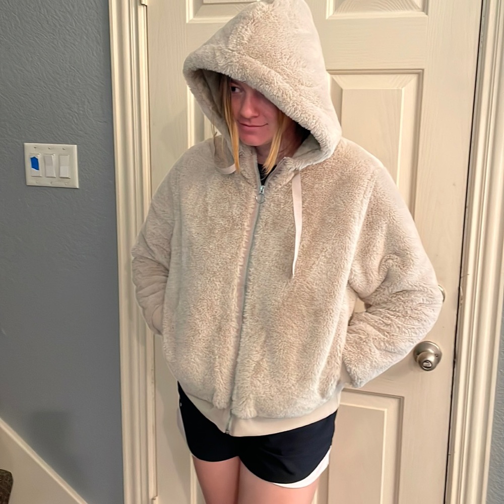 Athleta Cozy Faux Fur Furry Zip Up Hood Beige Womens large L